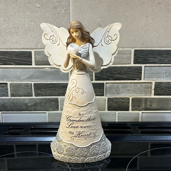 Elements Pavillion Gift Co. Grandmother Angel. Excellent condition - Picture 1 of 6